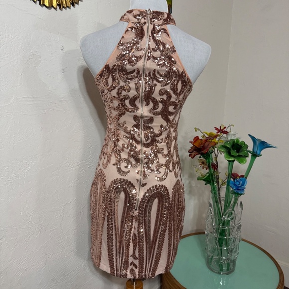 Hot Miami Styles Mini Gold Sequined Above Knee Bodycon Zipped up Halter Dress M - Picture 6 of 16